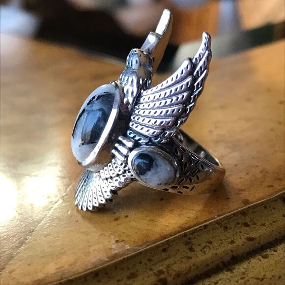 Natural White Buffalo Sterling Silver Eagle Ring Size 6 - Picture 8 of 9